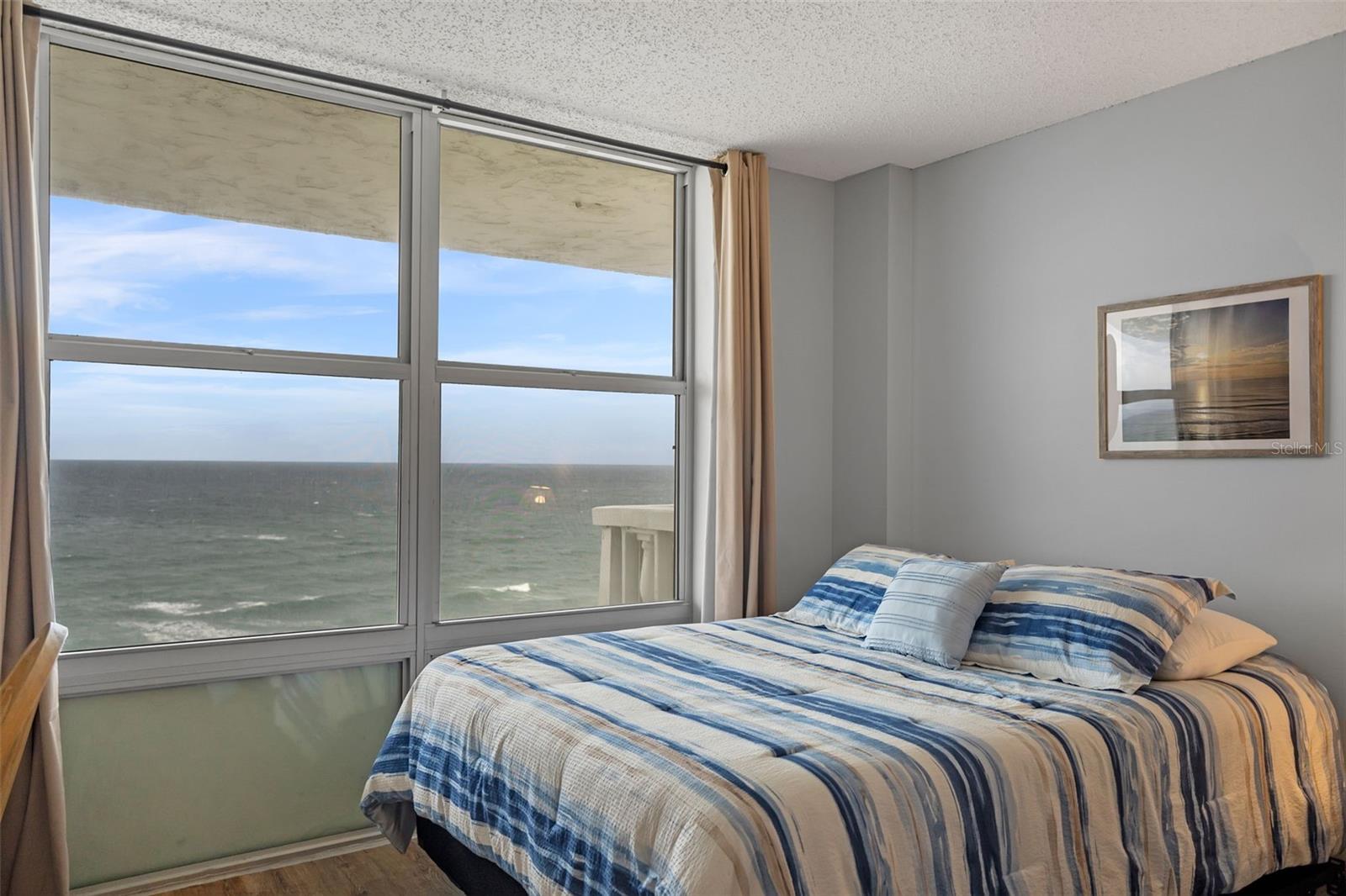 Image 23 of 53 For 1575 Ocean Shore Boulevard J050