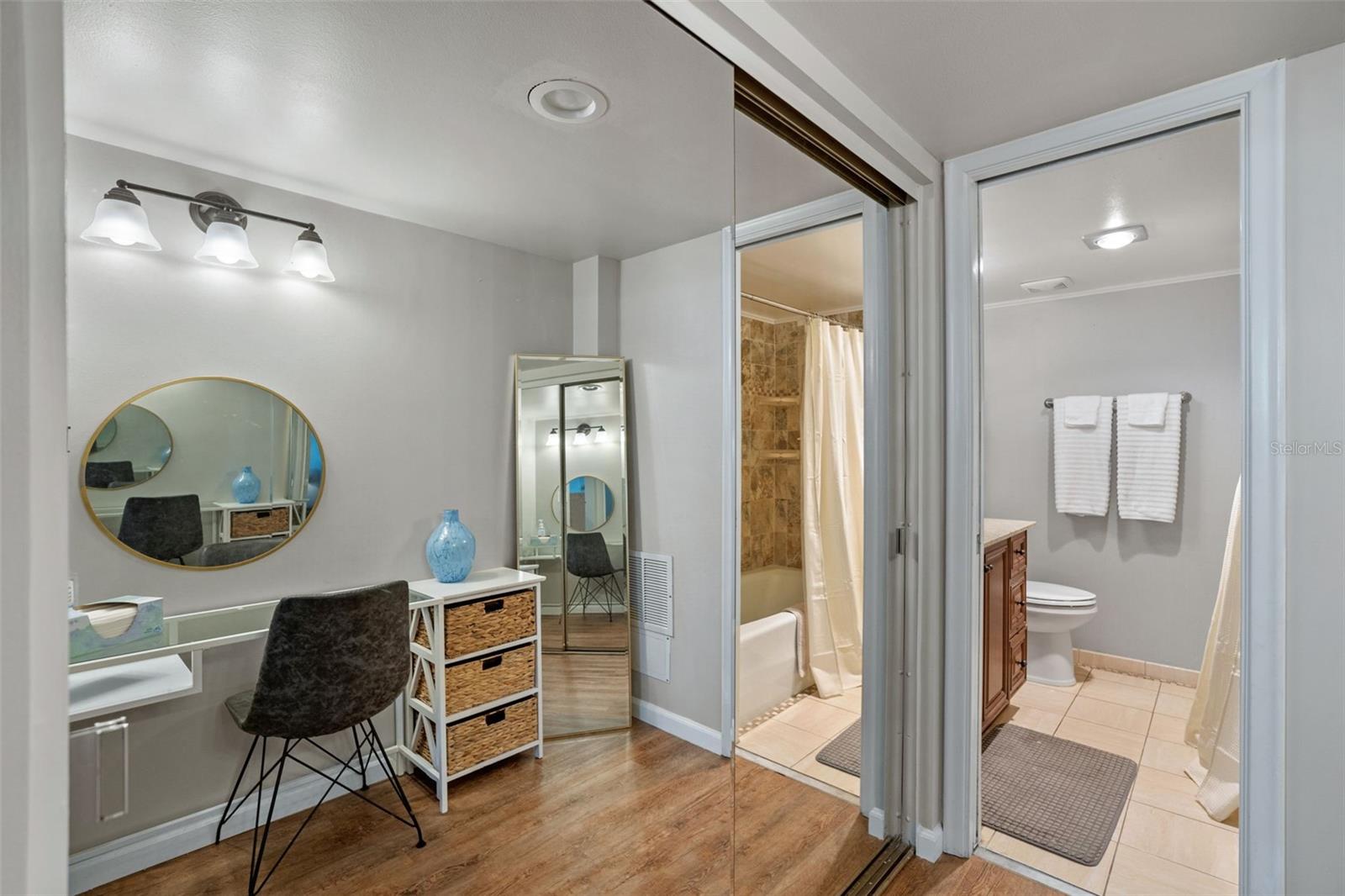 Image 31 of 53 For 1575 Ocean Shore Boulevard J050