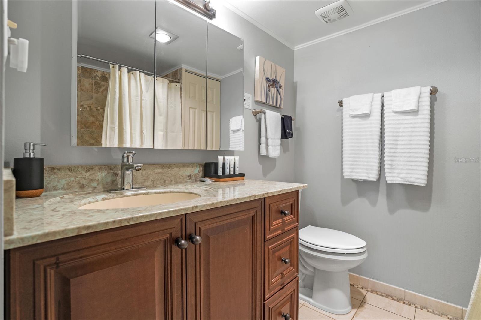 Image 32 of 53 For 1575 Ocean Shore Boulevard J050