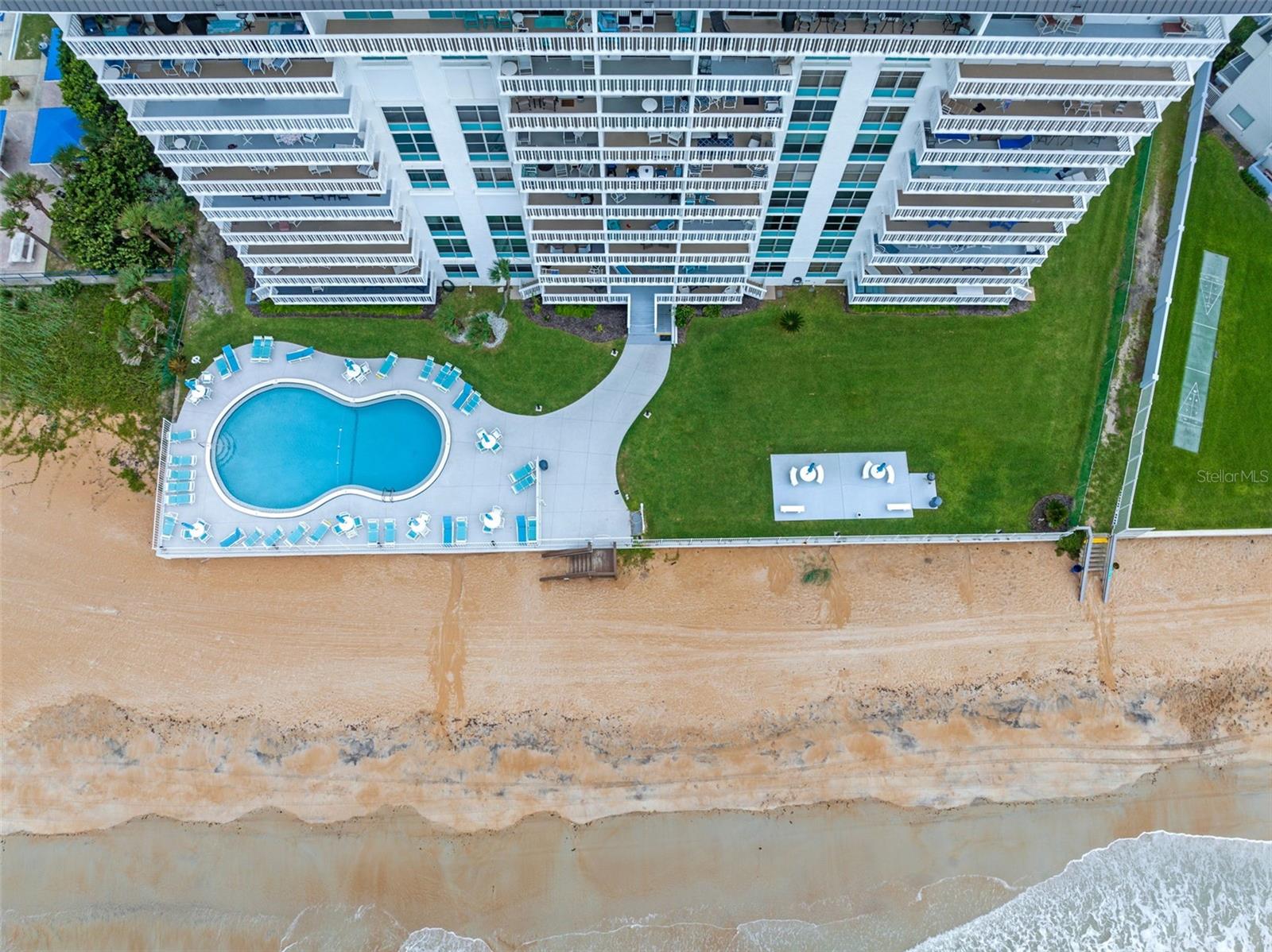 Image 41 of 53 For 1575 Ocean Shore Boulevard J050