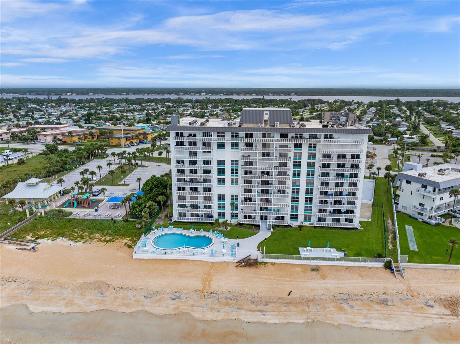 Image 46 of 53 For 1575 Ocean Shore Boulevard J050