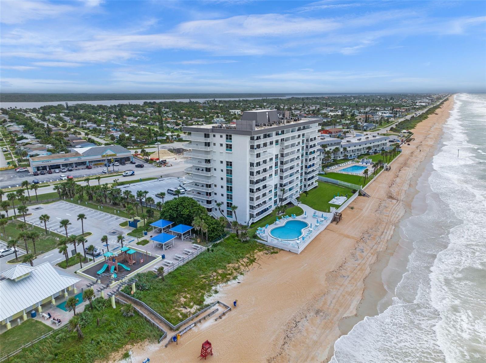 Image 47 of 53 For 1575 Ocean Shore Boulevard J050