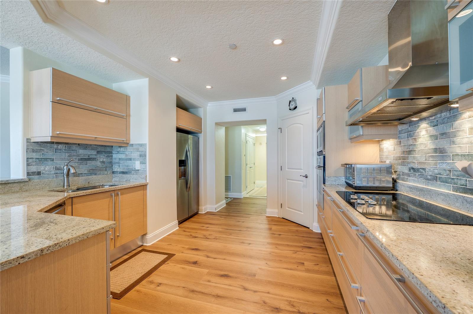 Image 8 of 49 For 3245 Atlantic Avenue 601