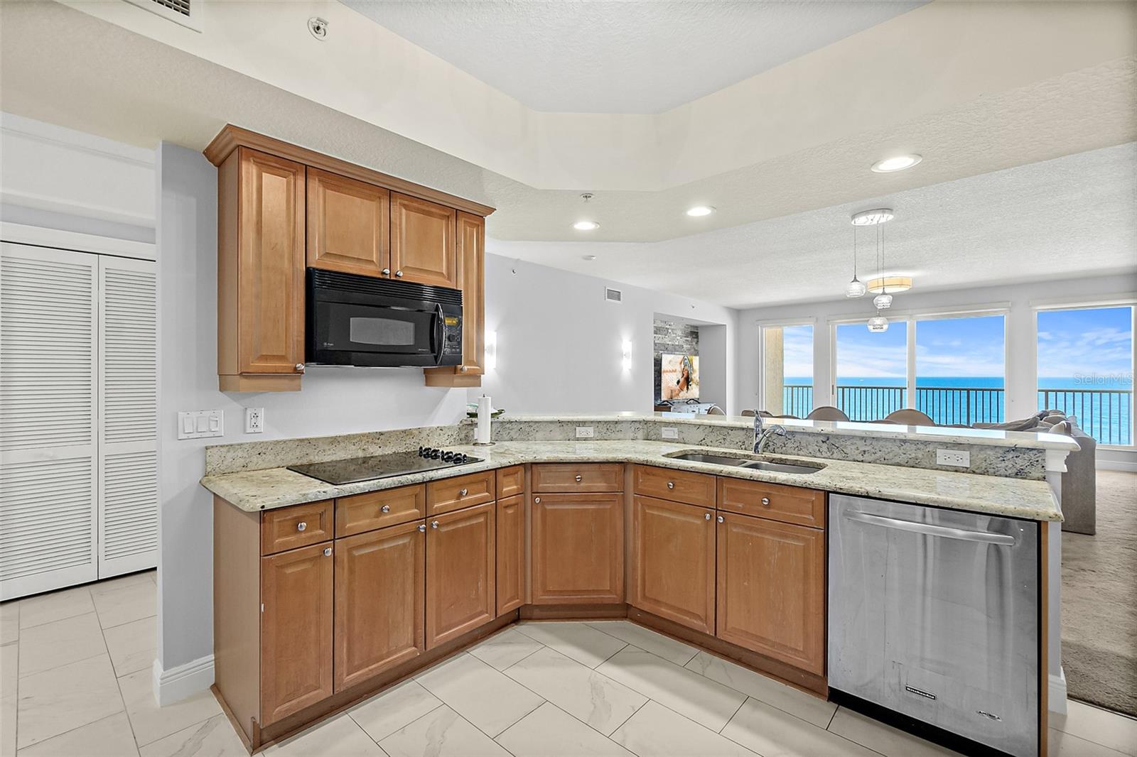 Image 18 of 46 For 2901 Atlantic Avenue 502