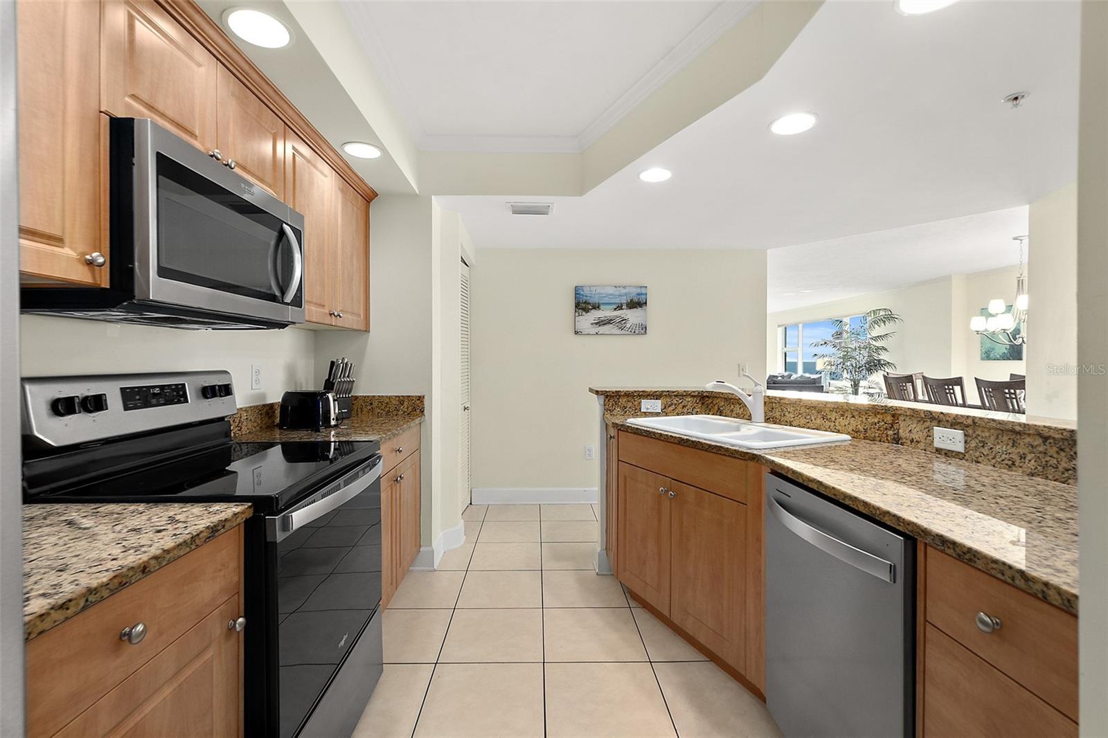 Image 13 of 64 For 3315 Atlantic Avenue 1108