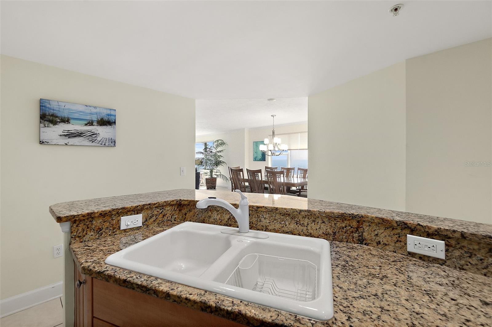 Image 15 of 64 For 3315 Atlantic Avenue 1108