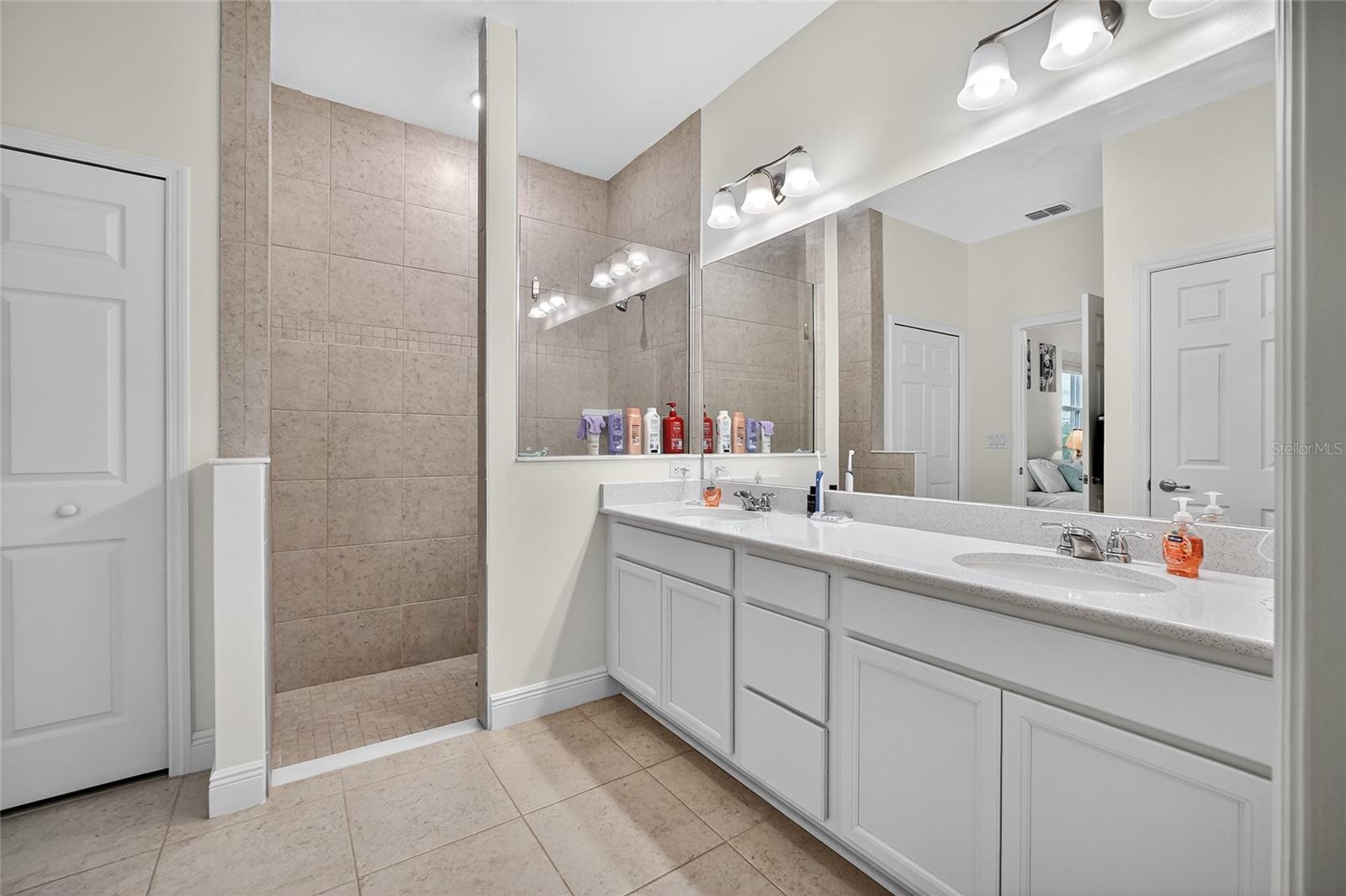 Image 20 of 58 For 4398 Lago Vista Drive