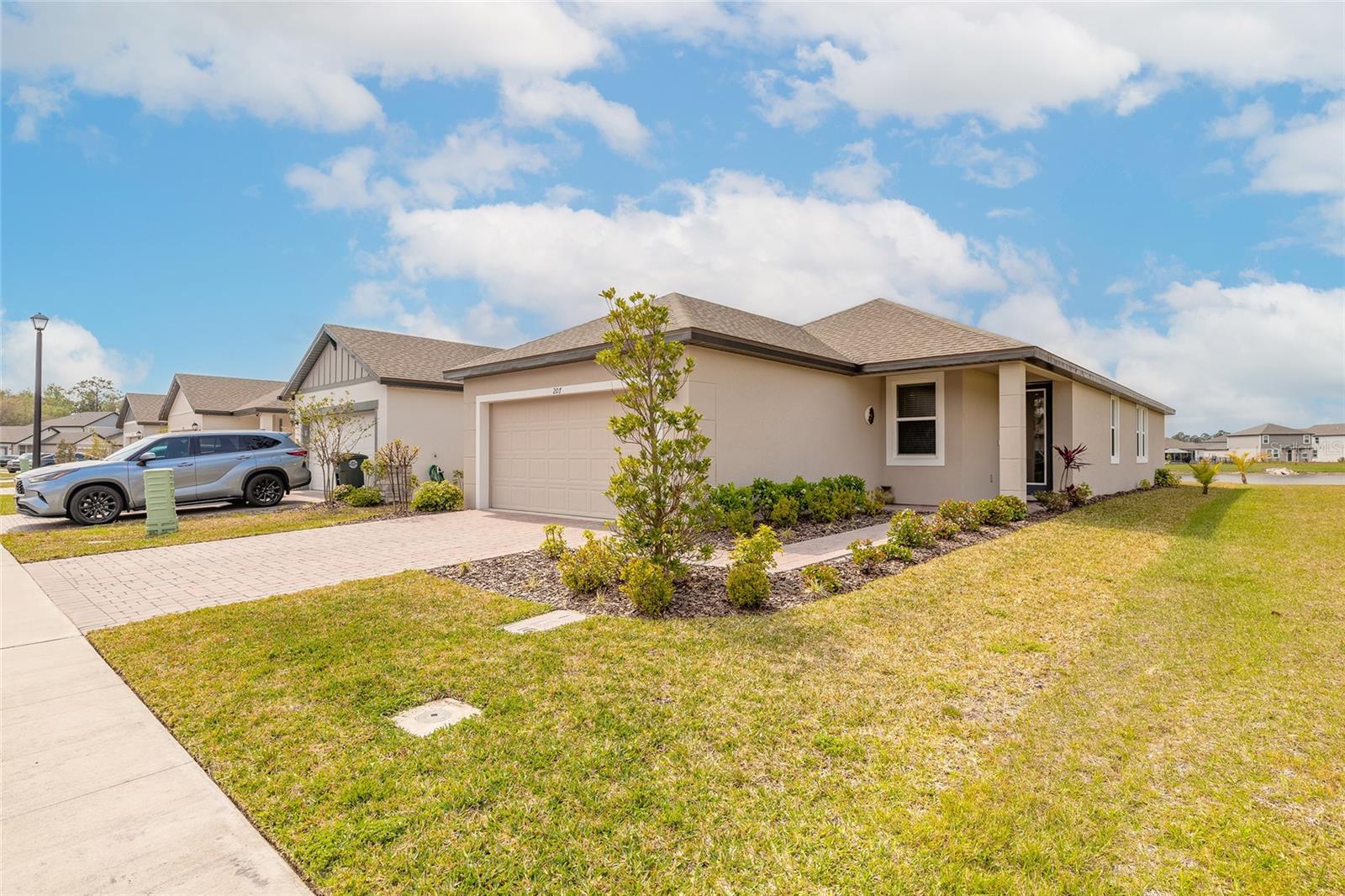 Listing Details for 207 Pitching Wedge Drive, DAYTONA BEACH, FL 32124
