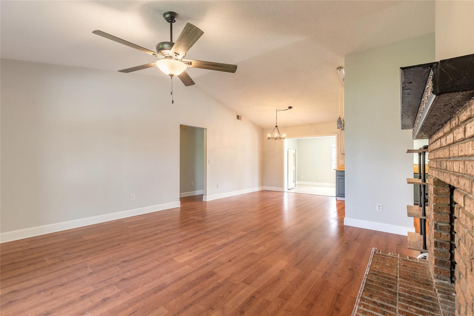 Image 11 of 51 For 1599 Courtland Boulevard