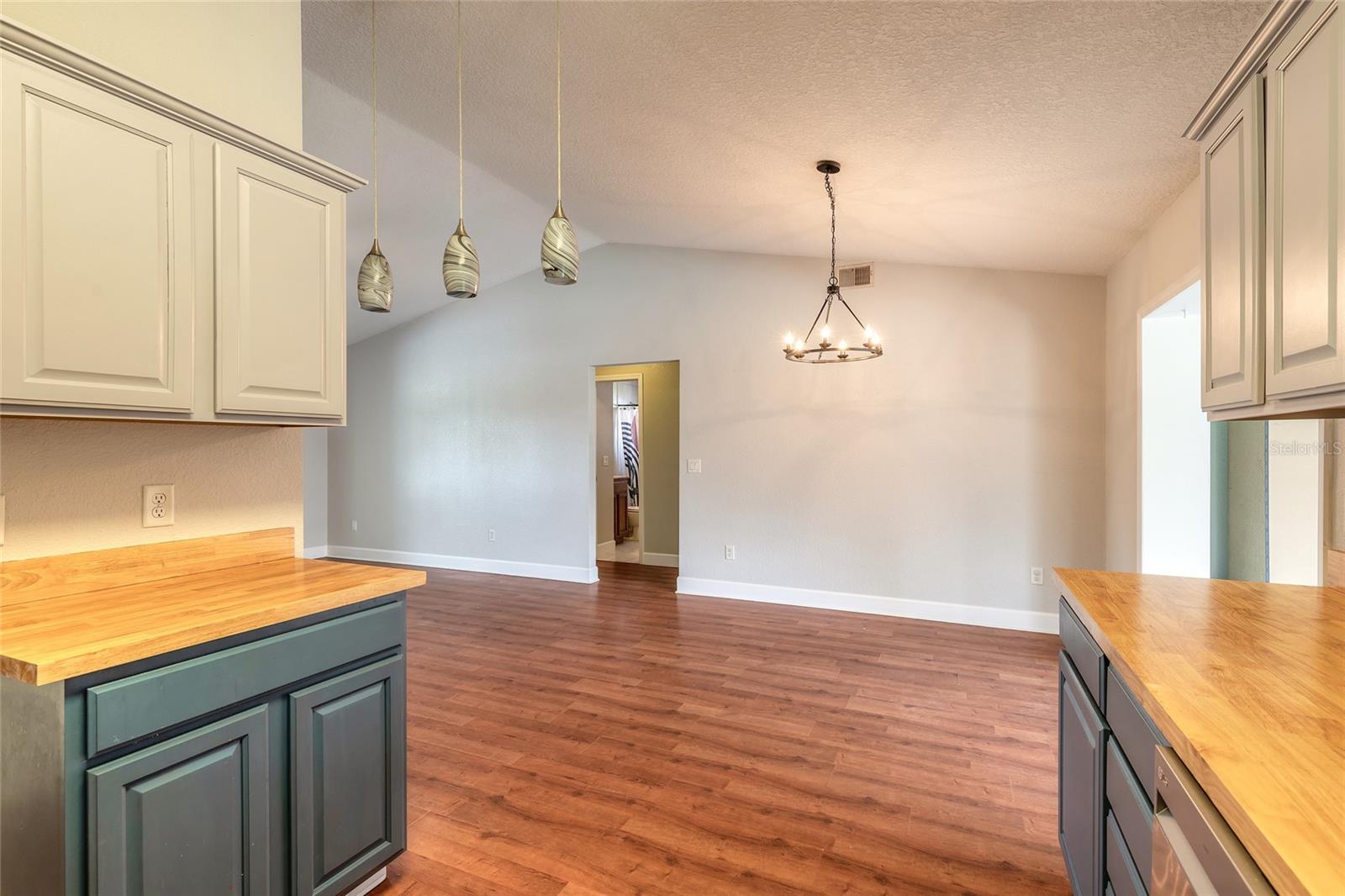 Image 17 of 51 For 1599 Courtland Boulevard