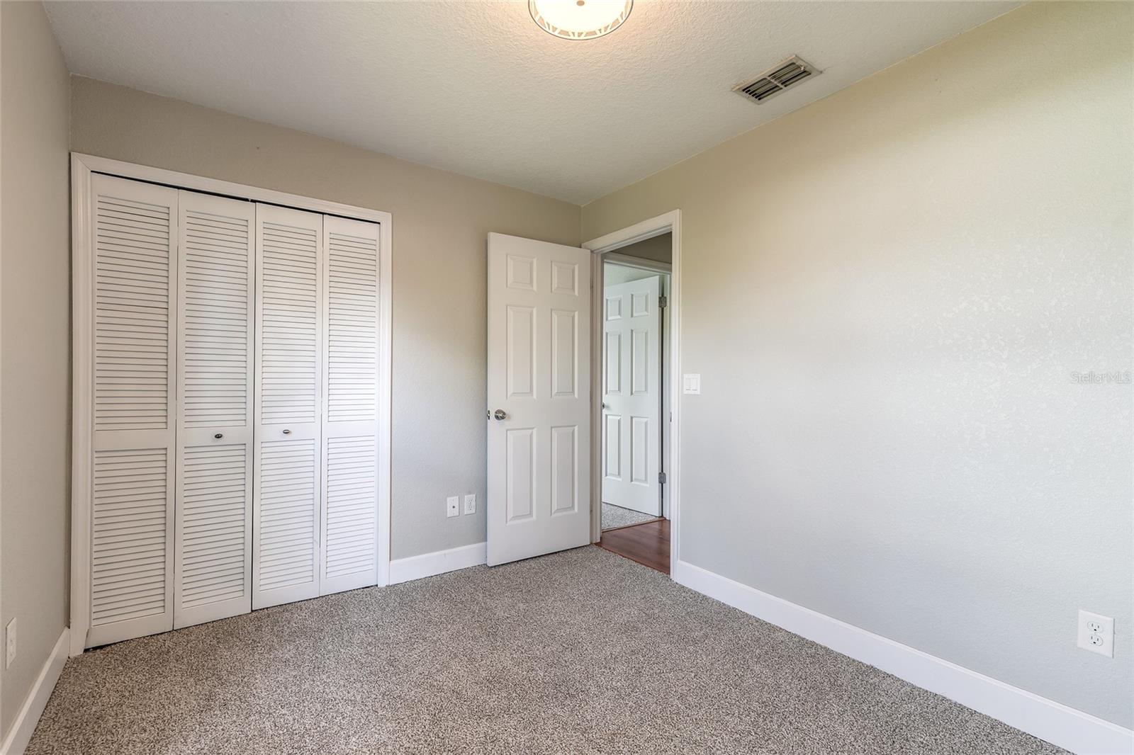 Image 21 of 51 For 1599 Courtland Boulevard