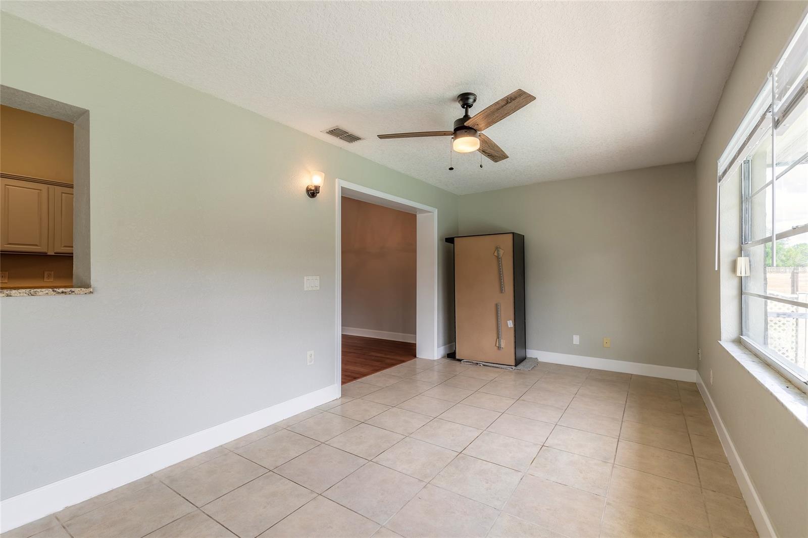 Image 29 of 51 For 1599 Courtland Boulevard
