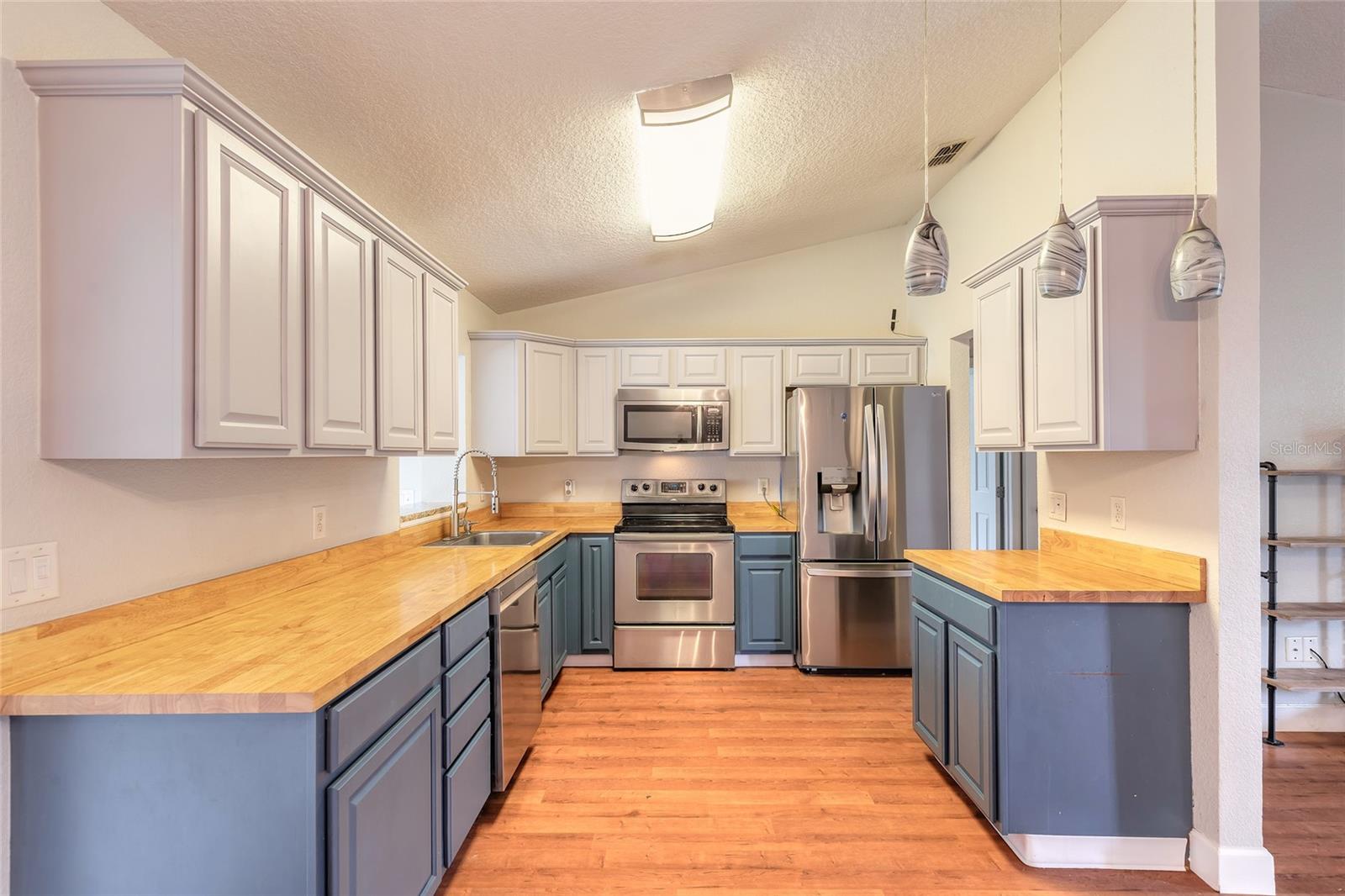 Image 3 of 51 For 1599 Courtland Boulevard