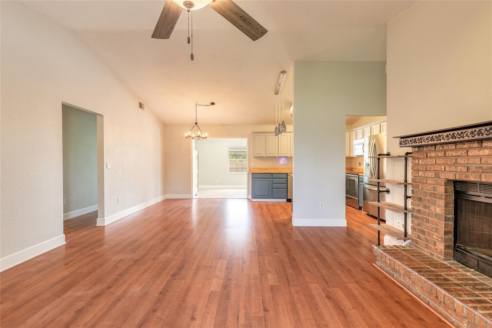 Image 5 of 51 For 1599 Courtland Boulevard