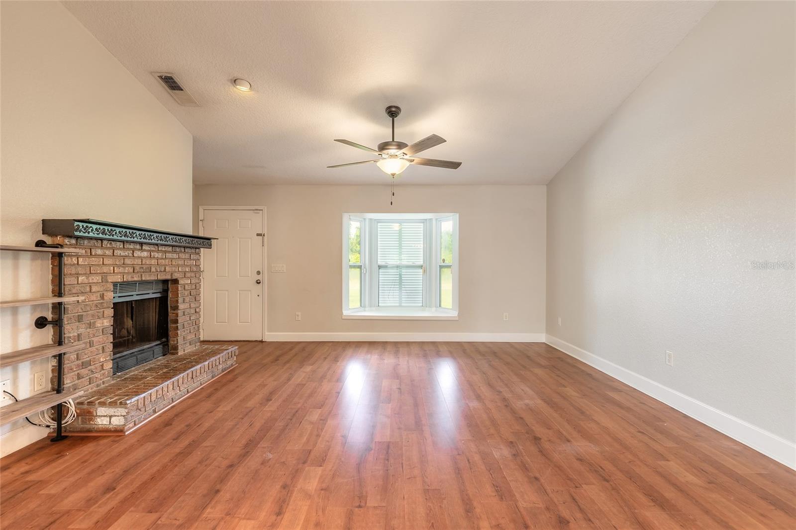 Image 9 of 51 For 1599 Courtland Boulevard