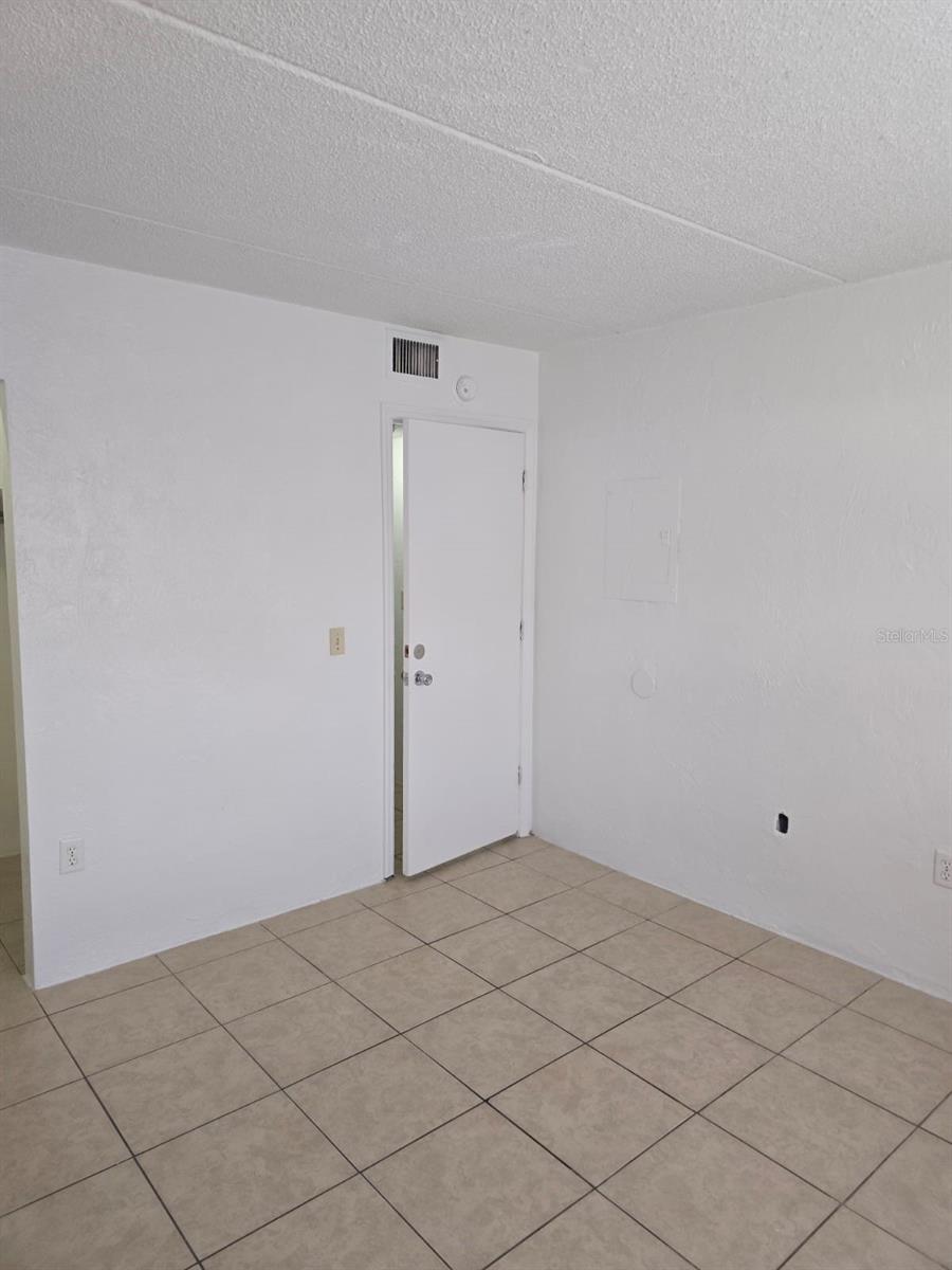Image 16 of 19 For 1216 Kennedy Road 13