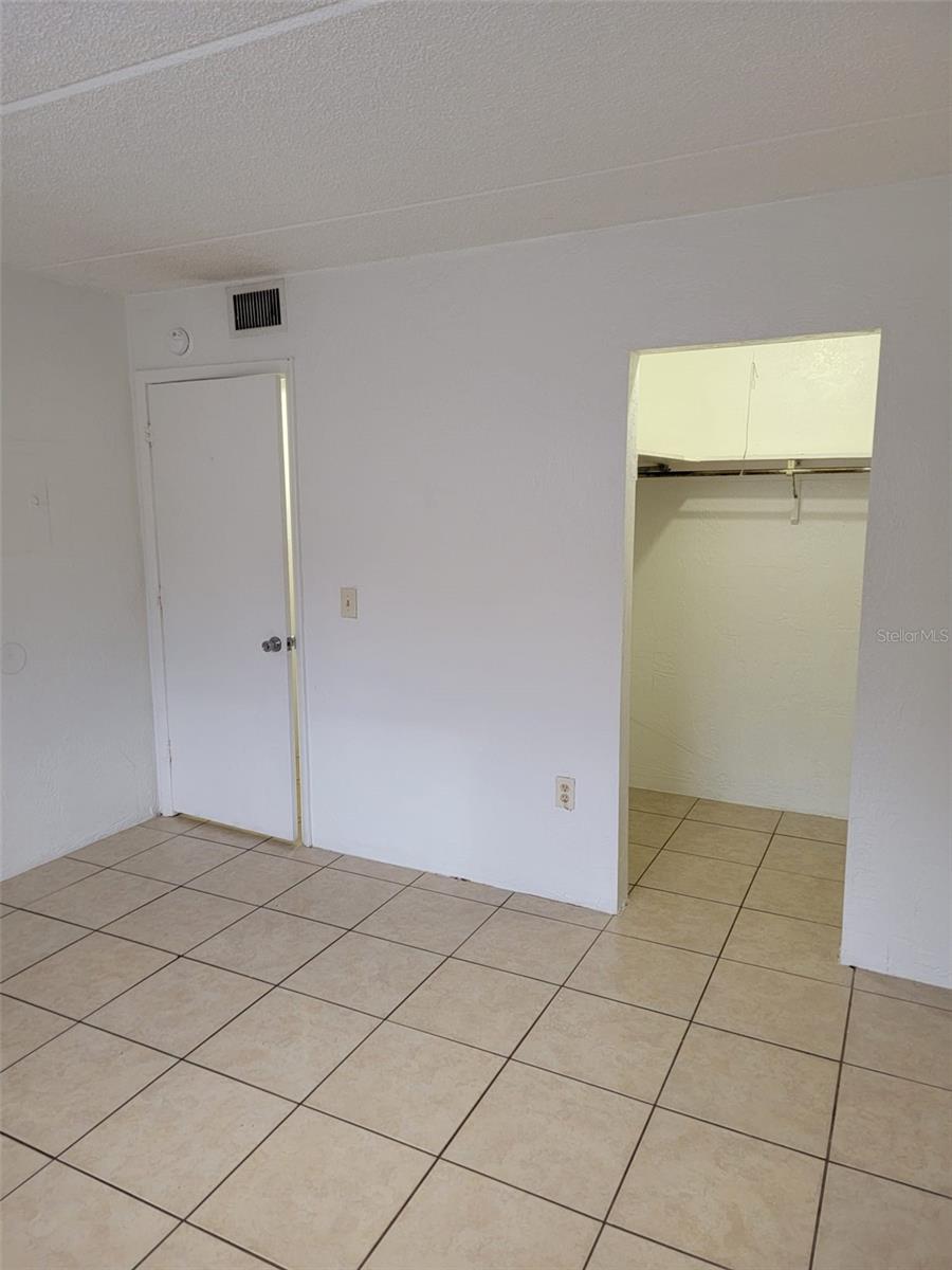 Image 12 of 14 For 1216 Kennedy Road 9