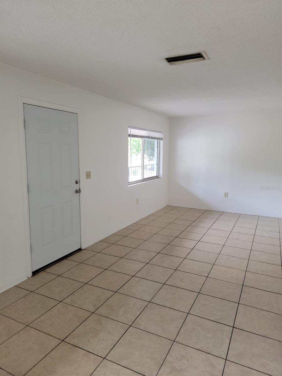 Image 2 of 14 For 1216 Kennedy Road 9