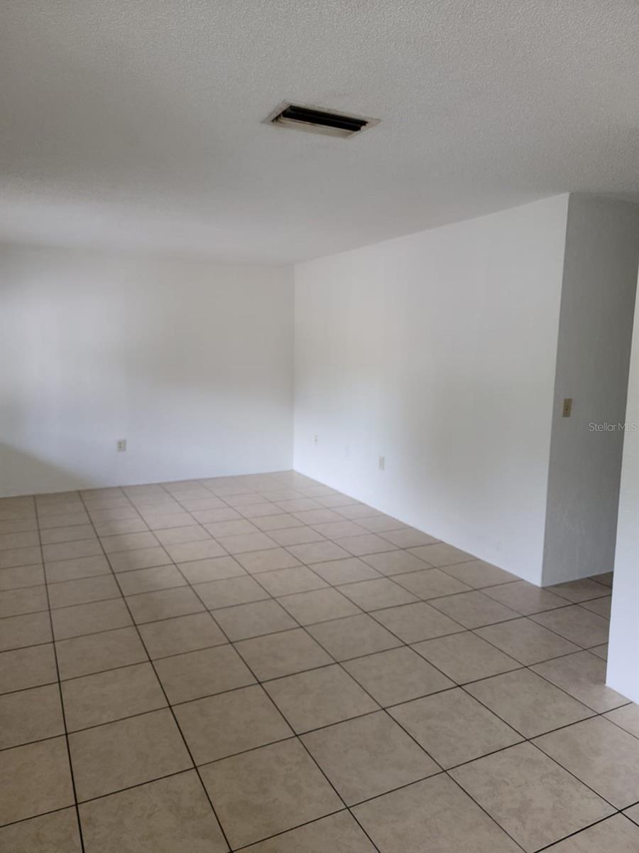 Image 3 of 14 For 1216 Kennedy Road 9