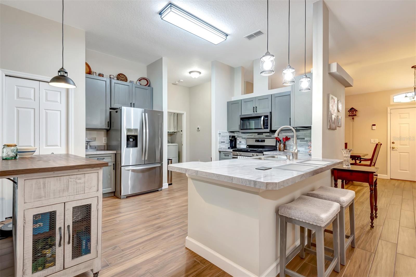 Image 10 of 57 For 1490 Surrey Park Drive