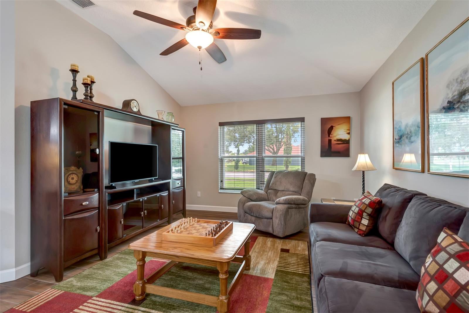 Image 19 of 57 For 1490 Surrey Park Drive