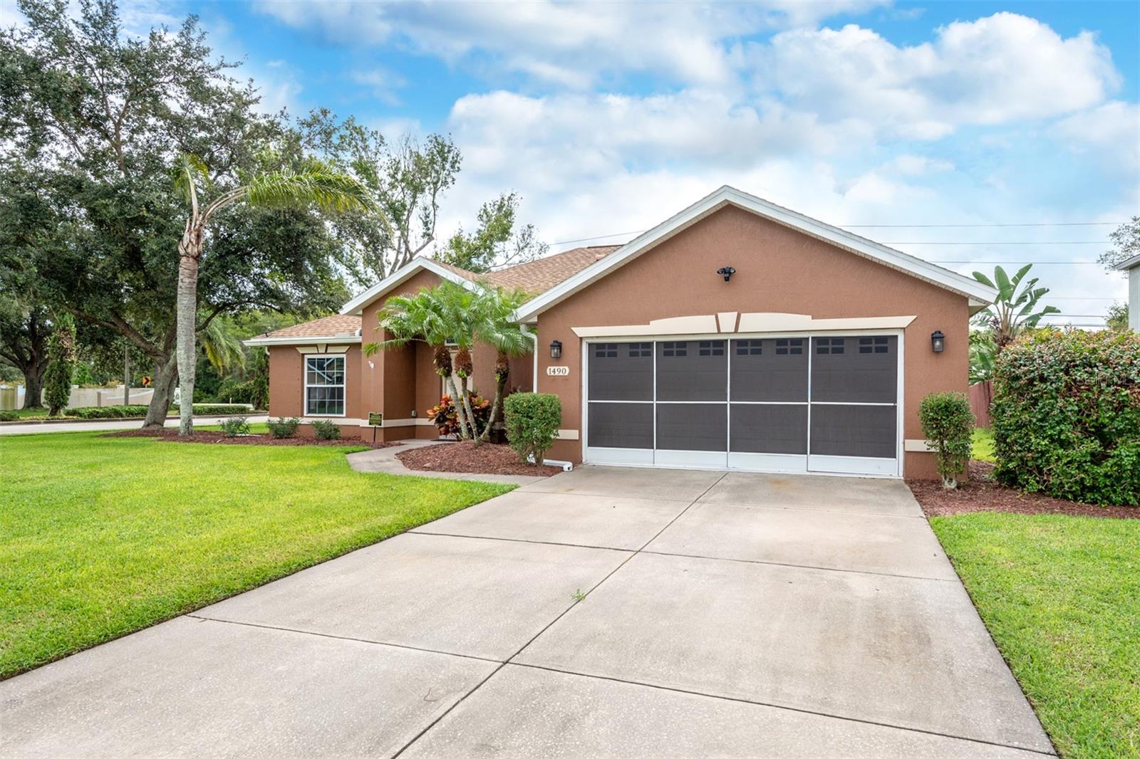 Image 40 of 57 For 1490 Surrey Park Drive