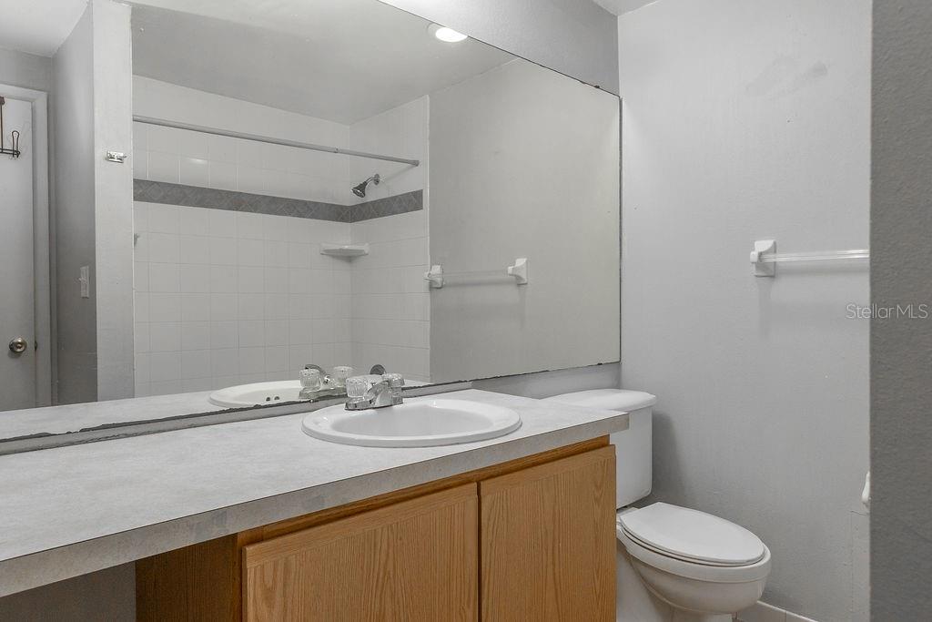 Image 11 of 18 For 100 Kentucky Avenue F7