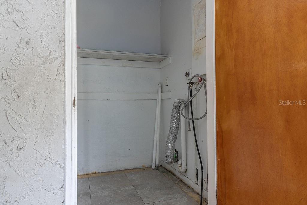 Image 14 of 18 For 100 Kentucky Avenue F7