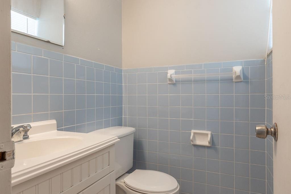 Image 9 of 18 For 100 Kentucky Avenue F7