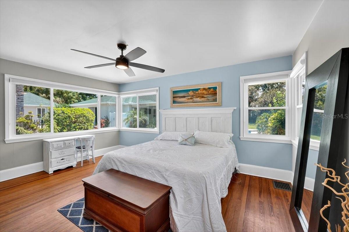 Image 41 of 63 For 1215 Peninsula Drive