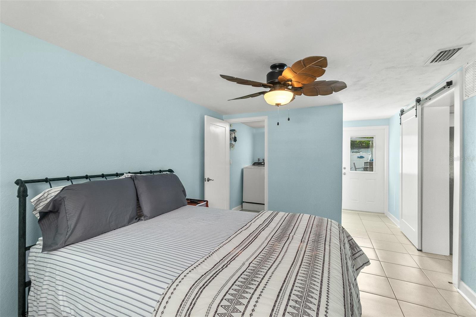 Image 11 of 33 For 700 Herbert Street