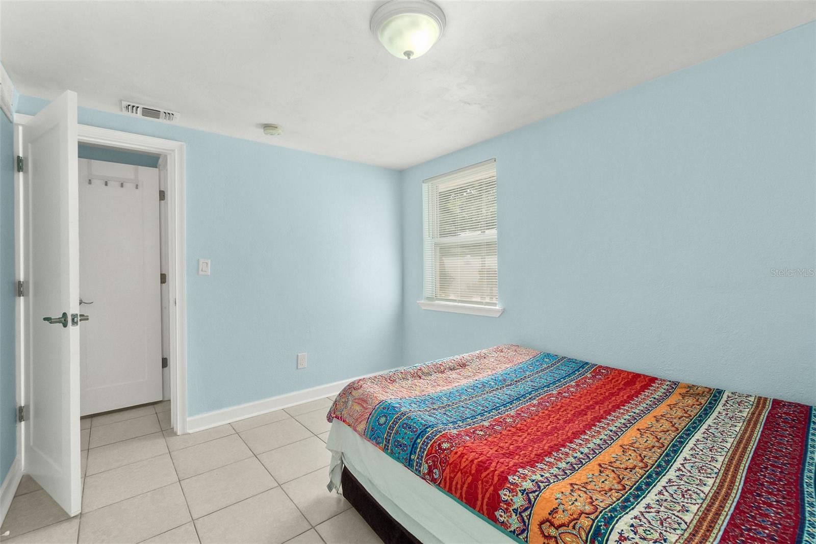 Image 12 of 33 For 700 Herbert Street