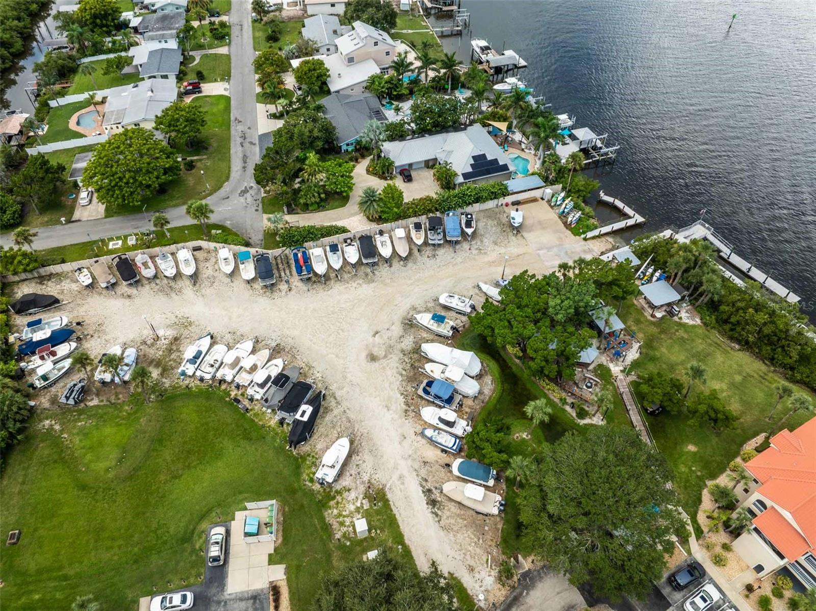 Image 16 of 51 For 462 Bouchelle Drive 104