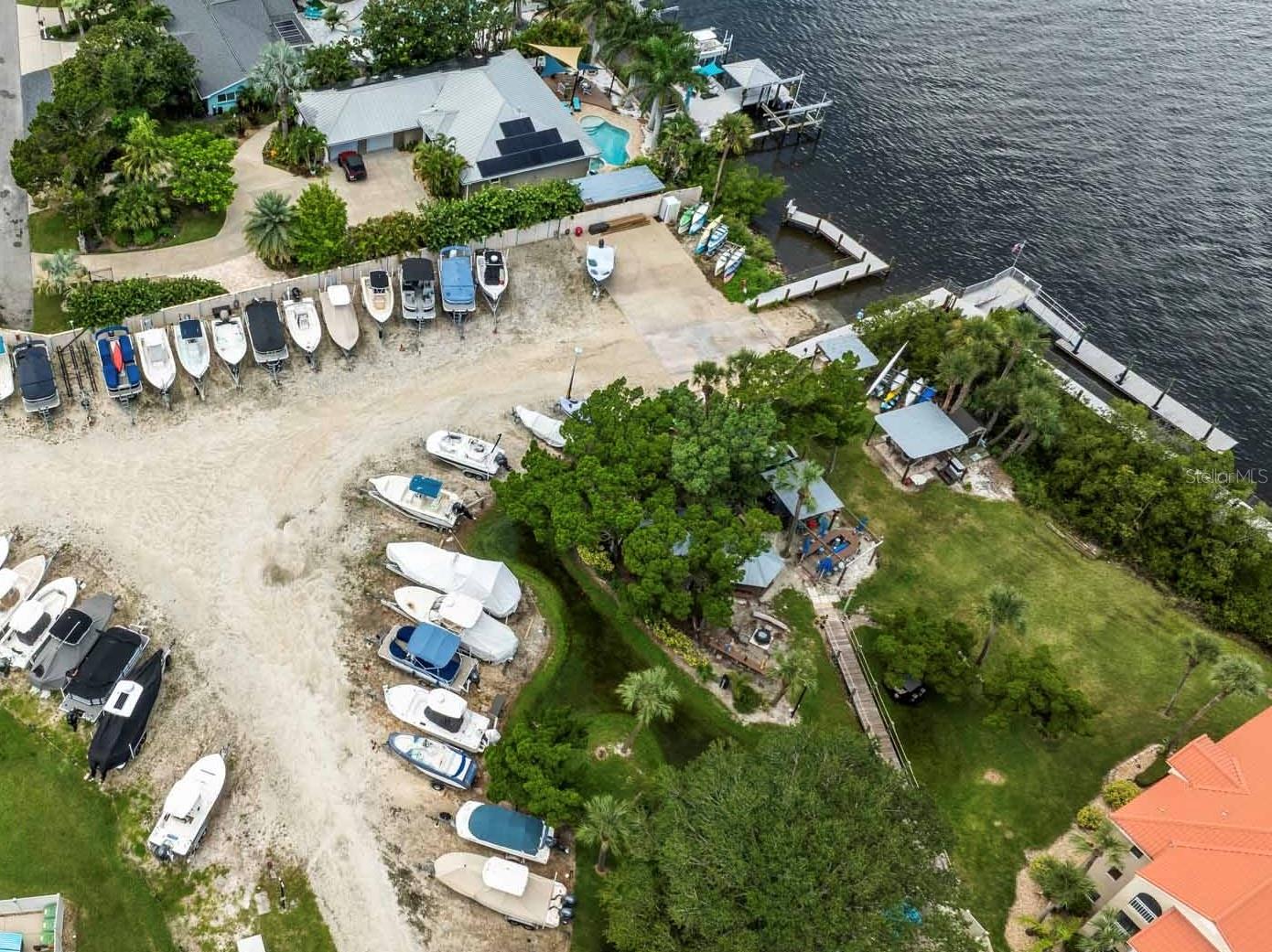 Image 17 of 51 For 462 Bouchelle Drive 104