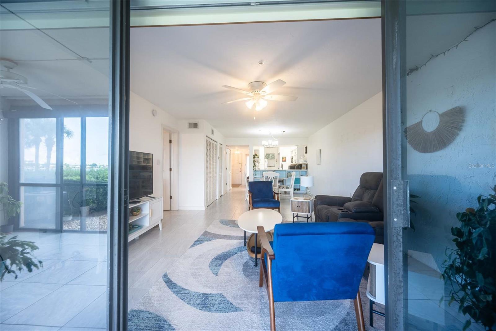 Image 37 of 51 For 462 Bouchelle Drive 104