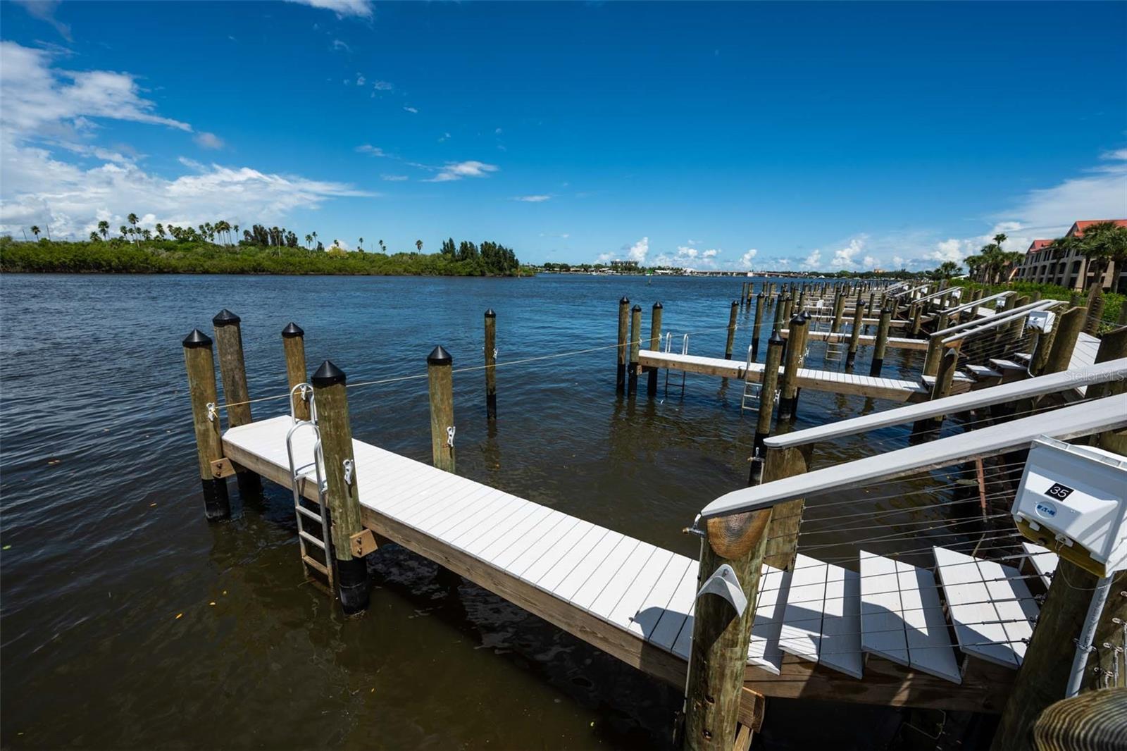 Image 9 of 51 For 462 Bouchelle Drive 104