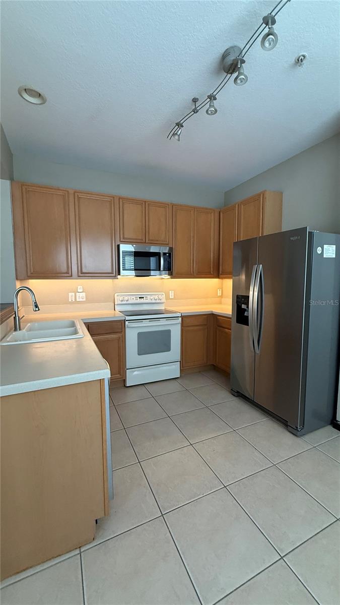 Image 6 of 18 For 6081 Twain Street 101