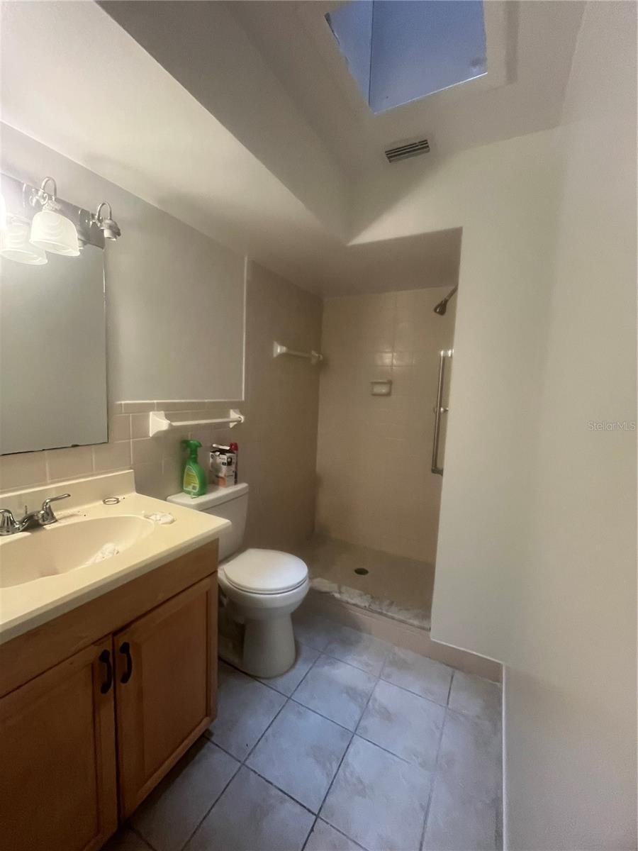 Image 3 of 6 For 527 Etna Court 103