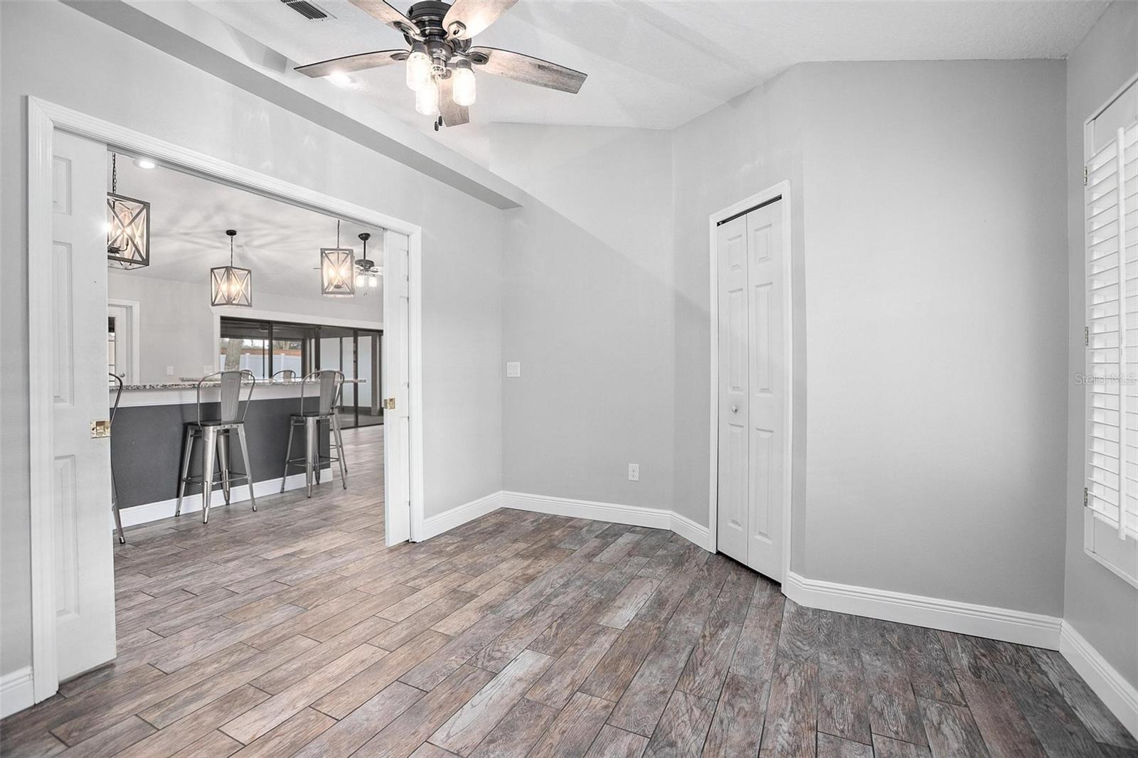 Image 12 of 52 For 679 Endeavour Drive