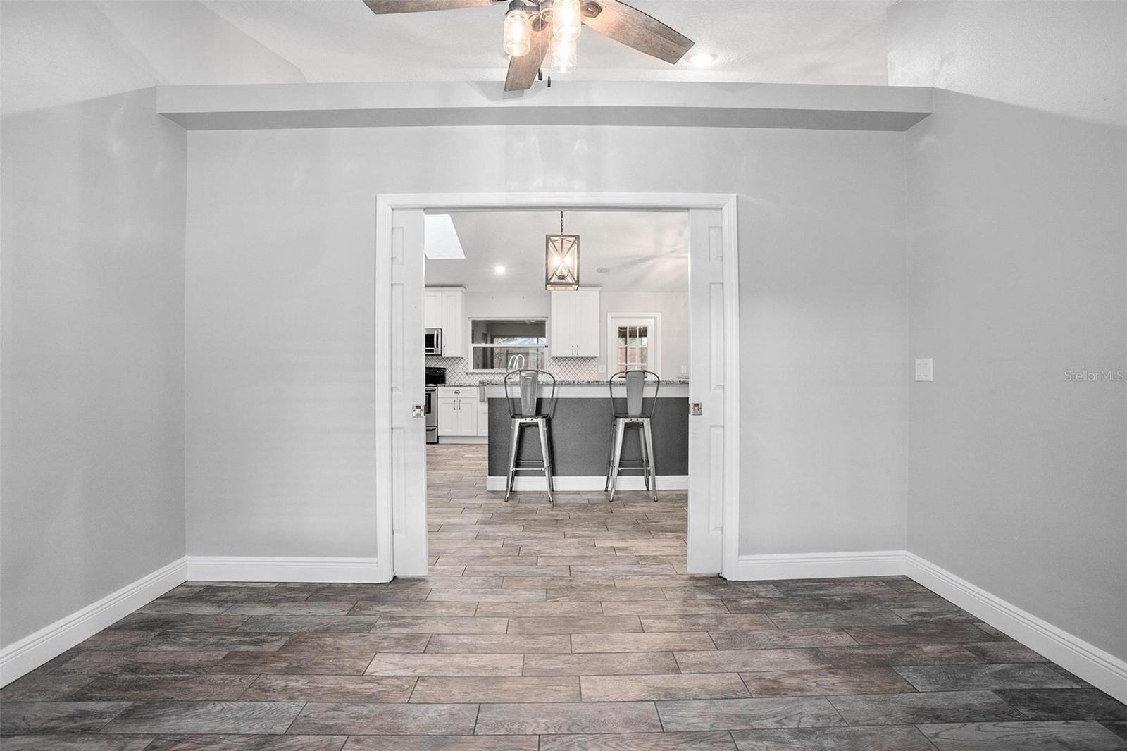 Image 14 of 52 For 679 Endeavour Drive