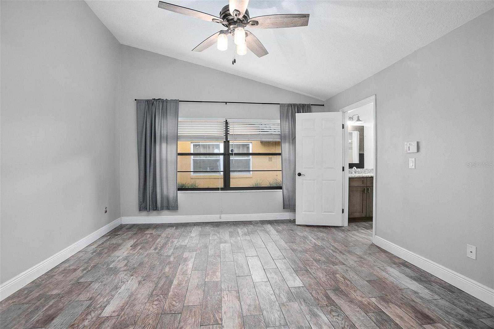 Image 17 of 52 For 679 Endeavour Drive