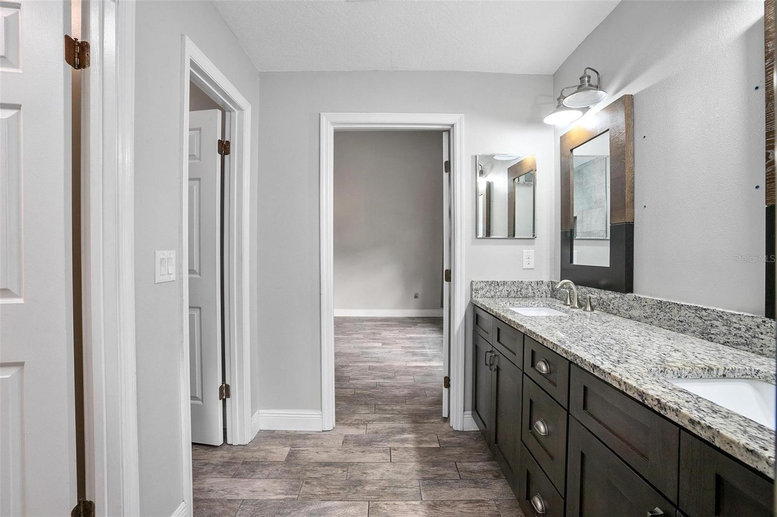 Image 21 of 52 For 679 Endeavour Drive