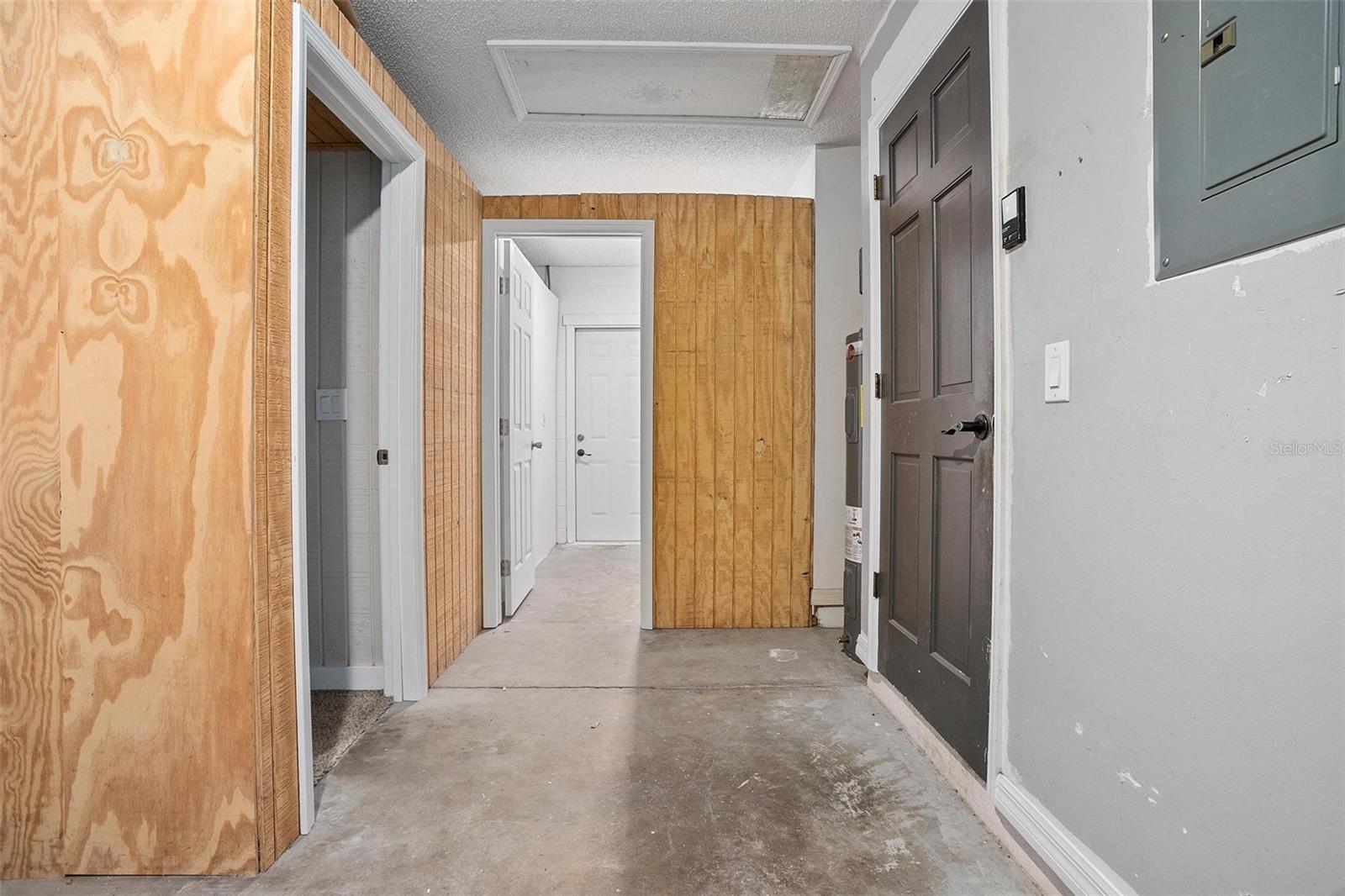 Image 31 of 52 For 679 Endeavour Drive