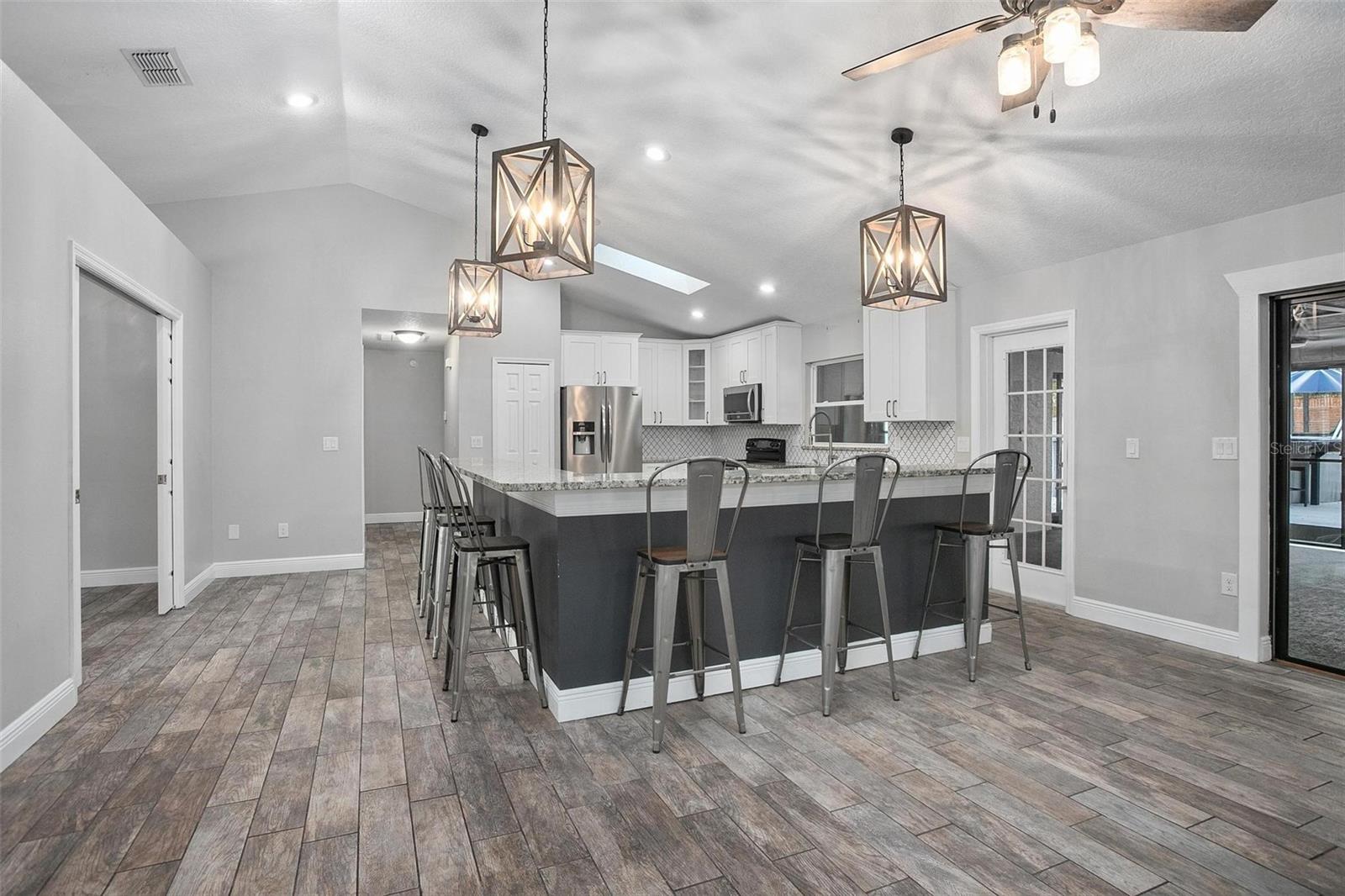 Image 4 of 52 For 679 Endeavour Drive