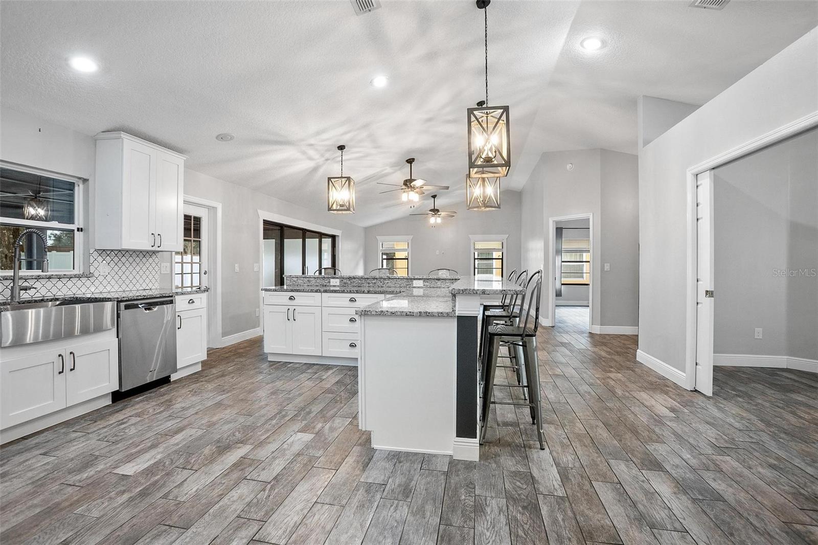 Image 8 of 52 For 679 Endeavour Drive