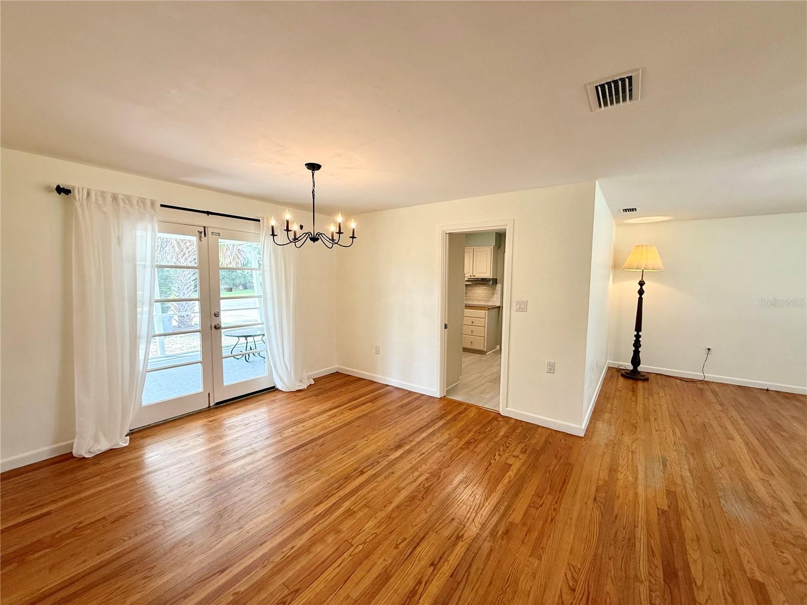 Image 11 of 41 For 312 Orleans Avenue