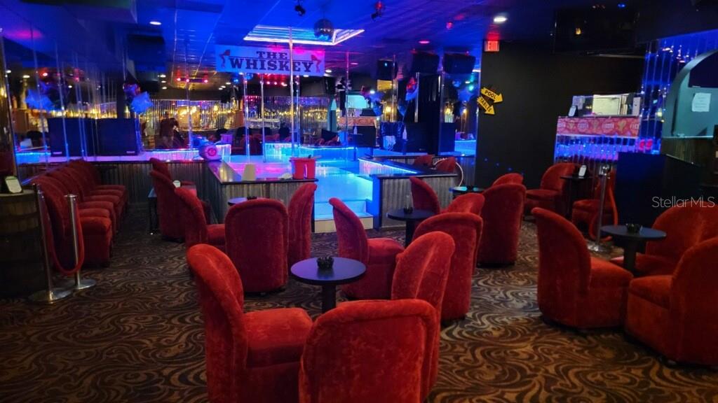 Image 4 of 10 For 8556 Park Boulevard