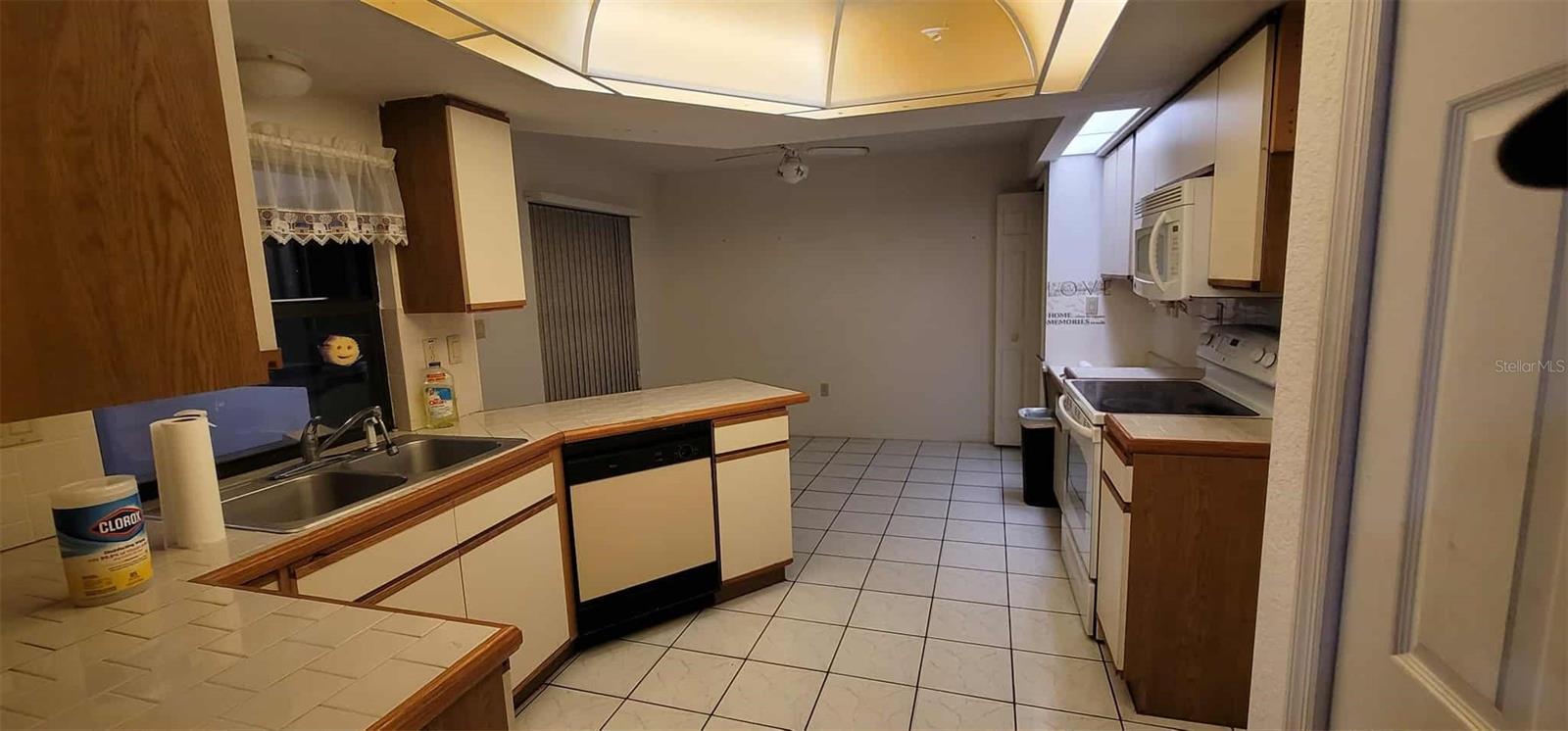 Image 3 of 11 For 20430 Sapling Avenue