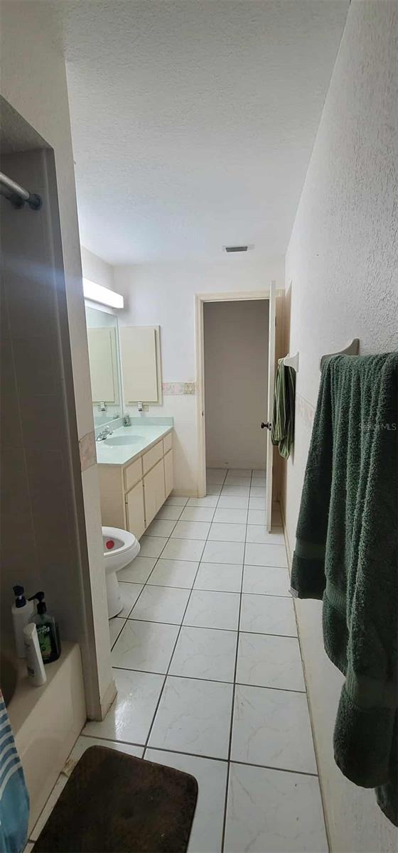 Image 5 of 11 For 20430 Sapling Avenue