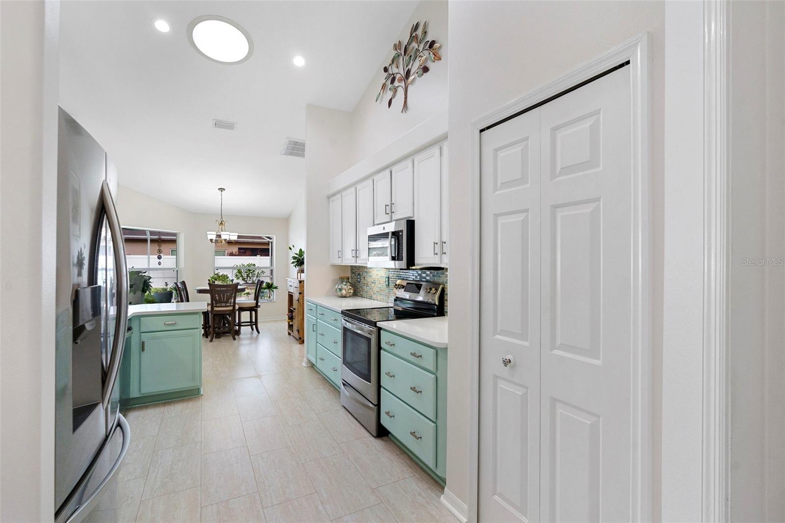 Image 18 of 48 For 88 Woodside Drive